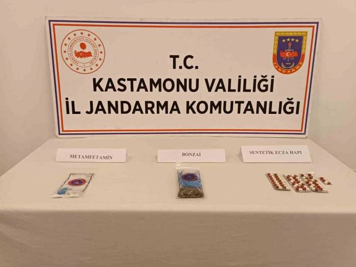 İstanbul’dan Kastamonu’ya Uyuşturucu Getirirken Gözaltına Alındılar
