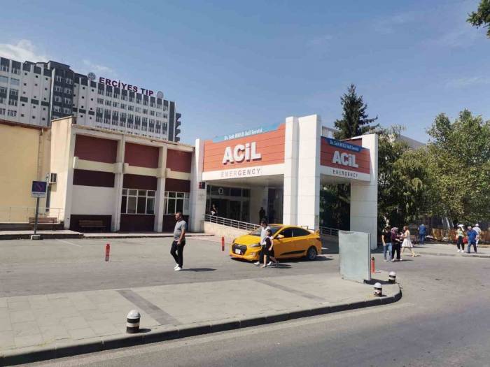 Yaralanan Polisin Tedavisi Devam Ediyor