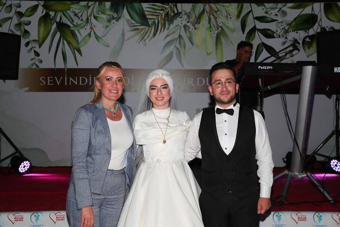 Merkezefendi Belediyesinin Sevindik’e Kazandırdığı Salonda İlk İmzalar Atıldı