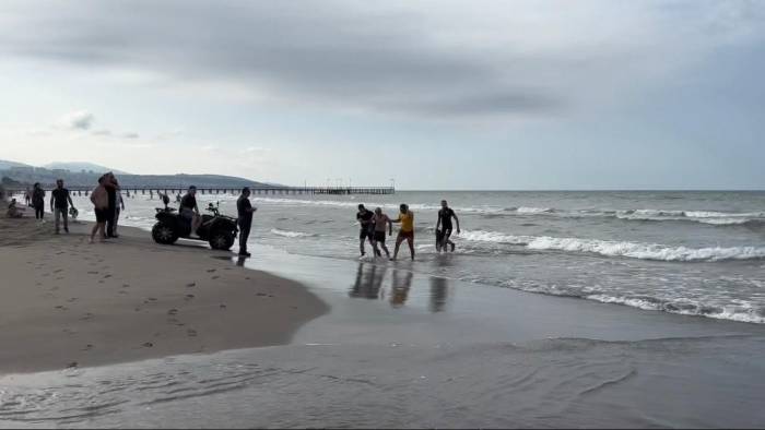 Samsun’da 7 Kişi Boğulma Tehlikesi Geçirdi, 3’ü Hastaneye Kaldırıldı
