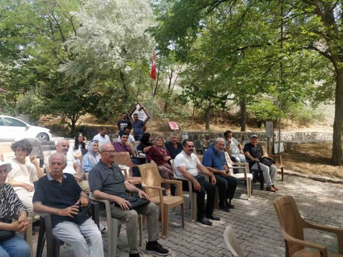 Senarist Yazar Emine Karataş Kitapseverlerle Buluştu