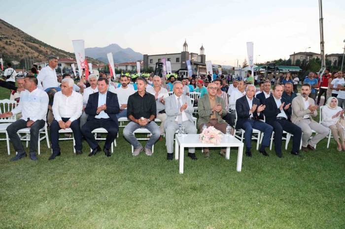 Yamaç Paraşütü Denilince Ali Dağı Akla Geliyor