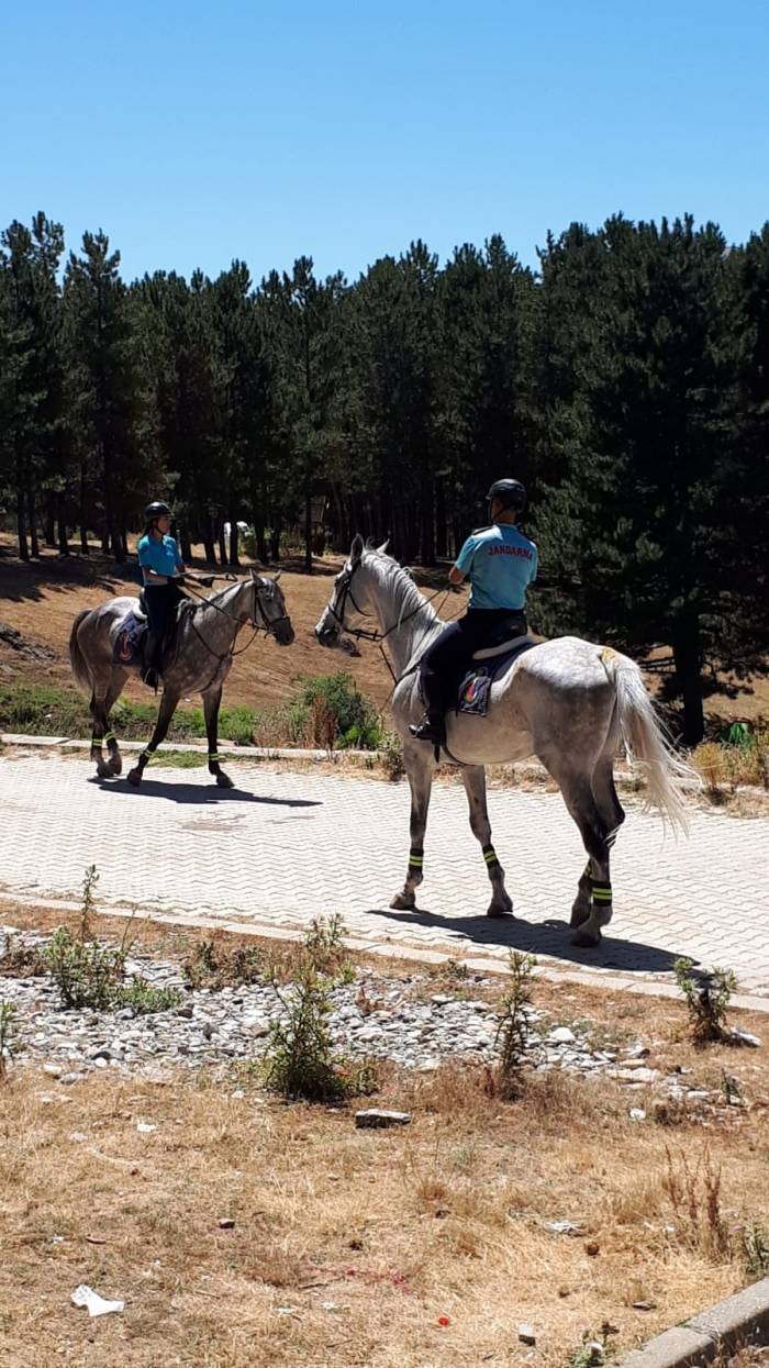 Akdağ Tabiat Parkı’nda Atlı Jandarma Timleri Göreve Başladı