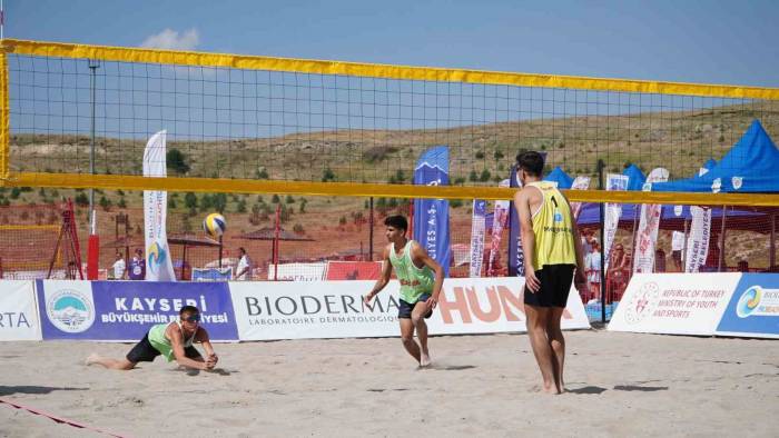 Dünyanın En Yüksek Plajında Şampiyonlar Belli Oldu