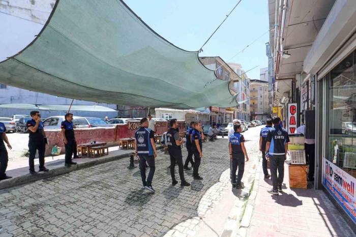 Van Büyükşehir Zabıtası Kaldırım İşgali Denetimi Yaptı