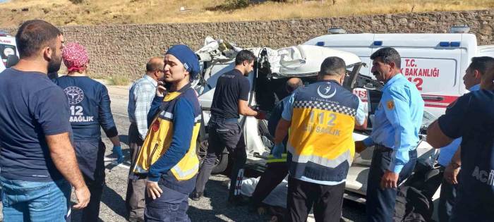 Van’da Feci Kaza: 3 Ölü, 3 Yaralı