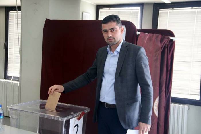 Ak Parti Serinhisar İlçe Başkanı Kobaş Görevinden İstifa Etti