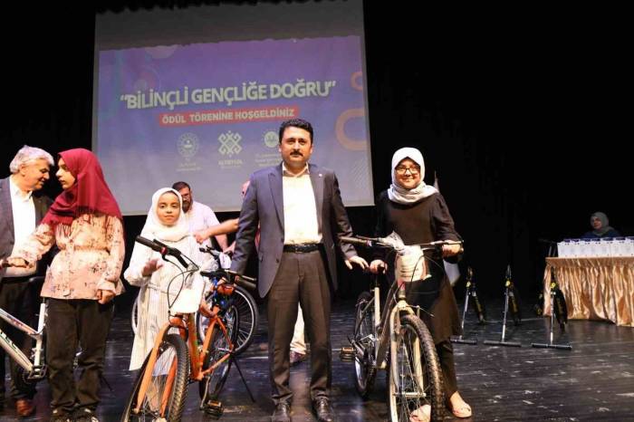 Kur’an Kursunda Başarılı Olan 519 Öğrenciye Ödül