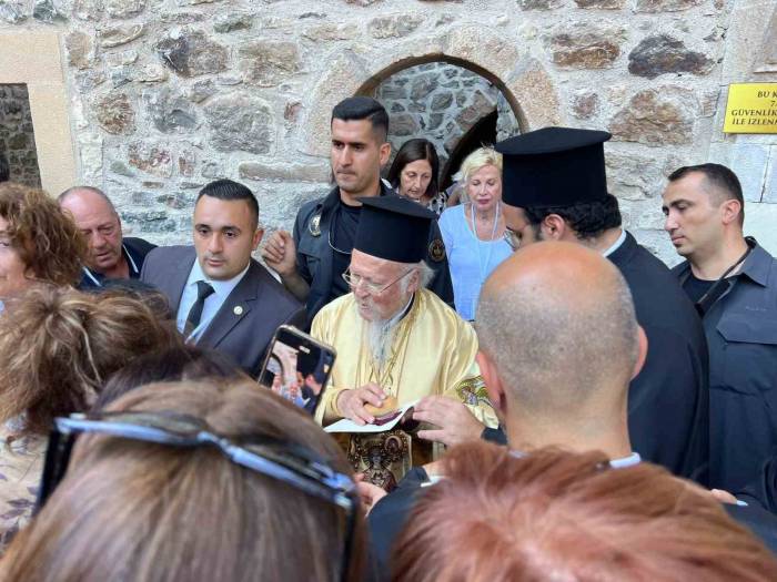 Patrik Bartholomeos: “kuzeydeki Komşularımız Rusya Ve Ukrayna Arasındaki Savaşın Sulh Yoluna Varması İçin Dua Ettik”