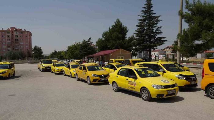 Burdurlu Taksiciler Eylem Yaptı