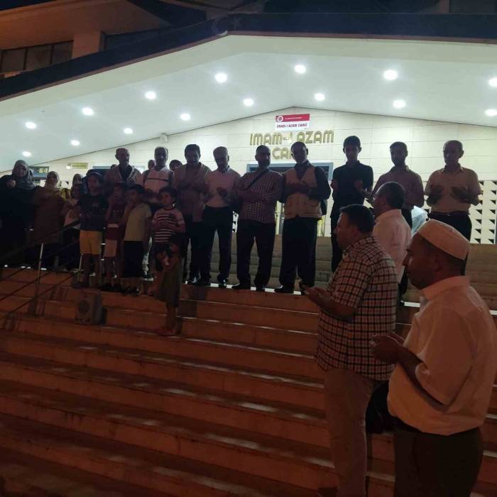 Elazığ’da Umreciler Dualarla Uğurlandı