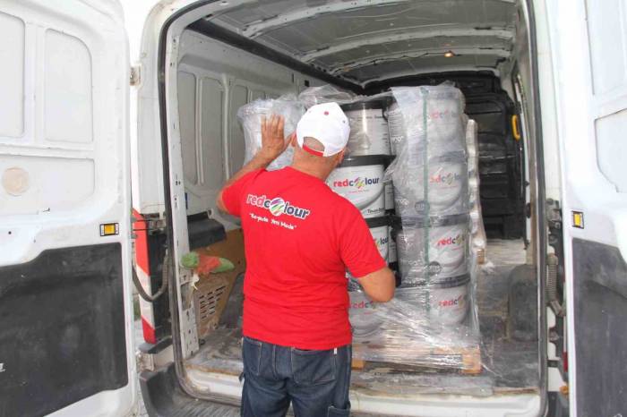 Elazığ’da Üretilen Boyalar, Depremde Hasar Gören Okulları Renklendiriyor