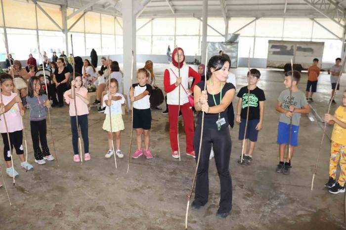 Yaz Boyunca Çocuklar Doyasıya Eğleniyor