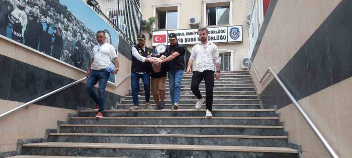 Kadıköy’de Tartıştığı Kadını 4’üncü Kattan İttiği İddia Edilen Avukat Gözaltında