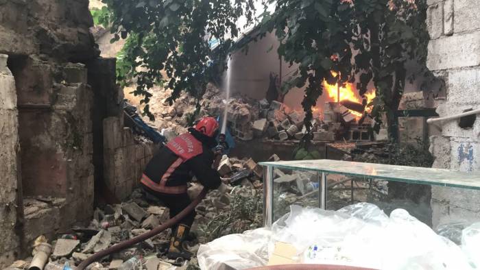 Şanlıurfa’da Klima Motoru Yangına Neden Oldu