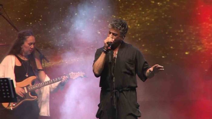 Şile’de Bezi Kültür Ve Sanat Festivali Çoşkusu Emre Altuğ Konseriyle Başladı