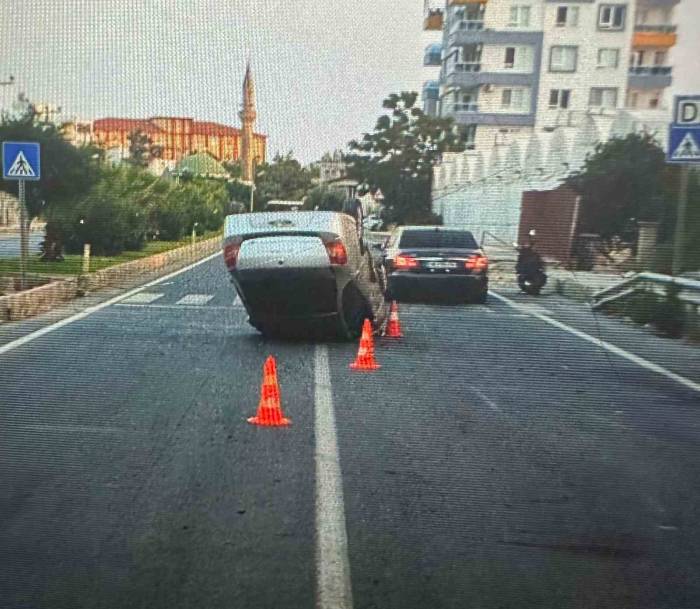 Antalya’da Otomobil Takla Attı: 1 Yaralı