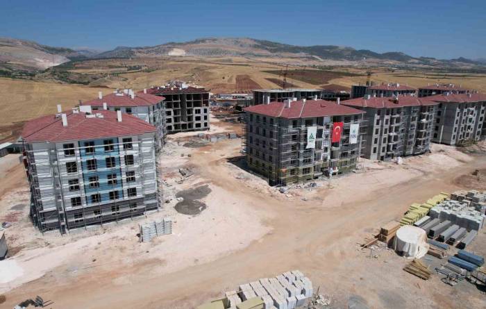 Kalıcı Deprem Konutları Renkleniyor