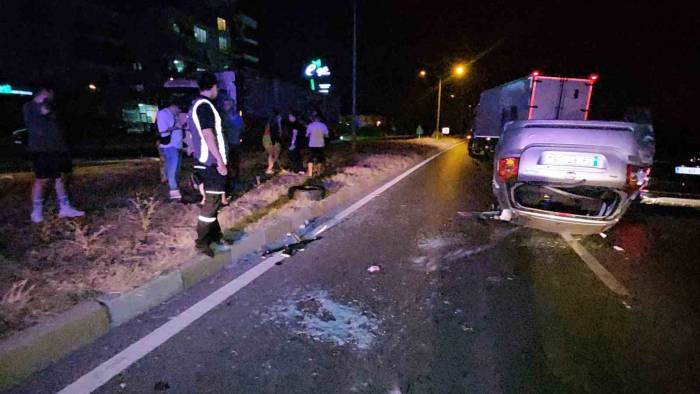 Kamyonun Çarptığı Otomobil Ok Gibi Fırladı