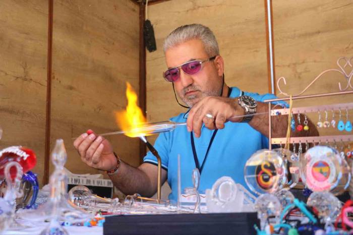 ‘Altın Eller’ Sivas’ta Buluştu, El Emeği Göz Nuru Ürünler Görücüye Çıktı