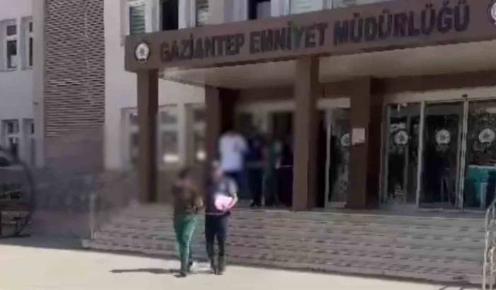 Vatandaşı 8 Bin Dolar Dolandıran 4 Şüpheli Yakalandı