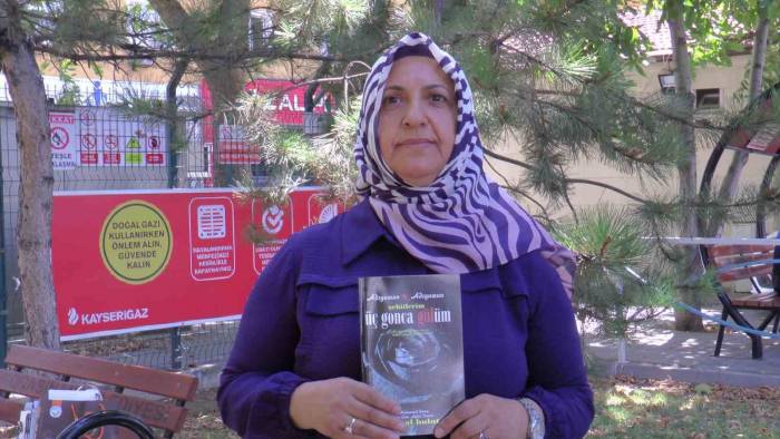 Depremin Acısını Kitaba Döktü