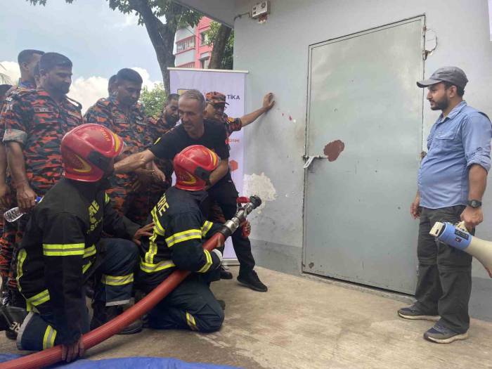 Konya Büyükşehir Tika İş Birliğiyle Bangladeş’te İtfaiyecilere Eğitim Verdi