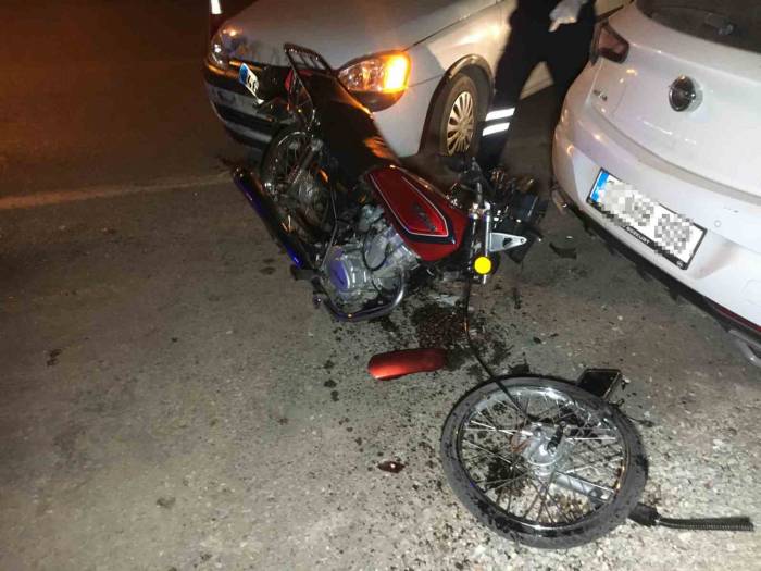 Kazada Ön Tekeri Kopan Motosikletin Sürücüsü Yaralandı