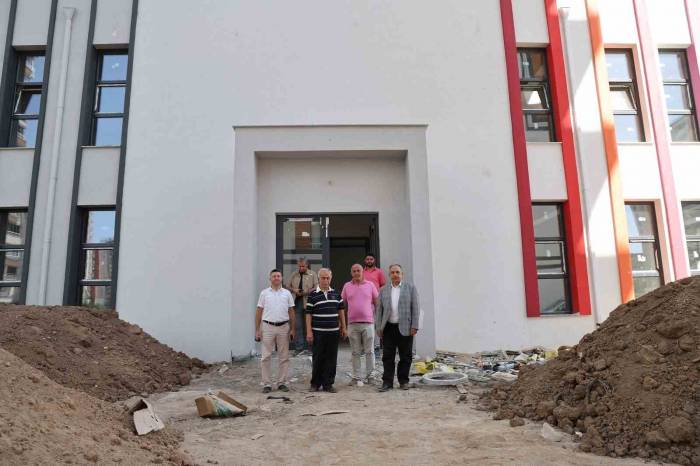 Talas Mehmet Karamercan Kütüphanesi Gün Sayıyor