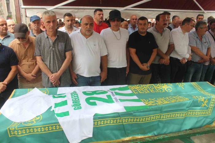 ’tilki Vehbi’ Lakaplı Göreleli Futbolcu Vehbi Günay Son Yolculuğuna Uğurlandı