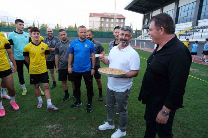 Cemar’dan Manisa Fk’ya Baklava Dopingi