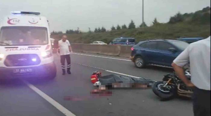 Yalova’da Motosiklet Servis Midibüsüne Arkadan Çarptı: 1 Ölü, 1 Yaralı