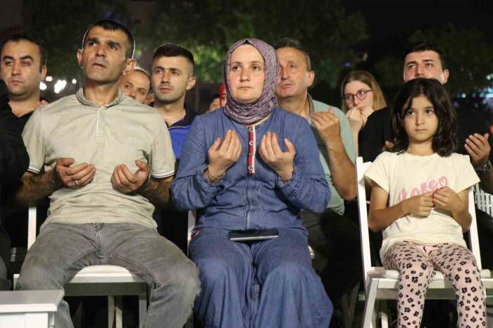 Saatler 03.02’de Eller Semaya Açıldı