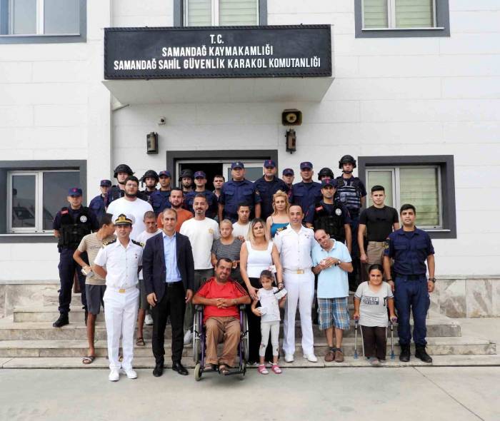 Depremzedeler Kahramanlarıyla Buluştu