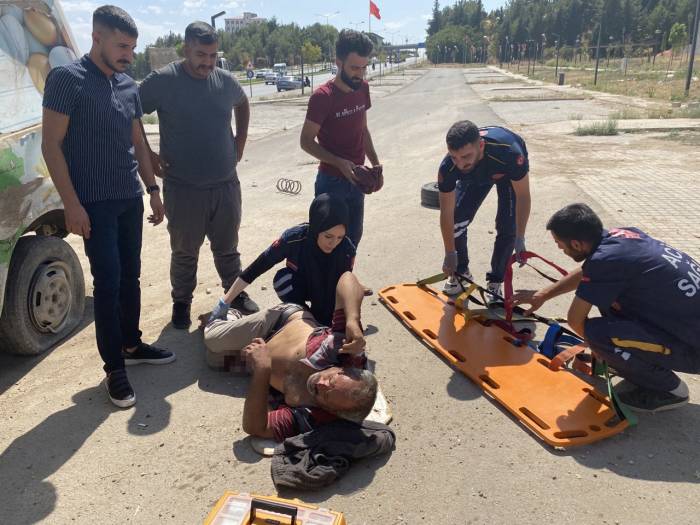 Kontrolden Çıkan Minibüs Takla Attı: 1 Yaralı