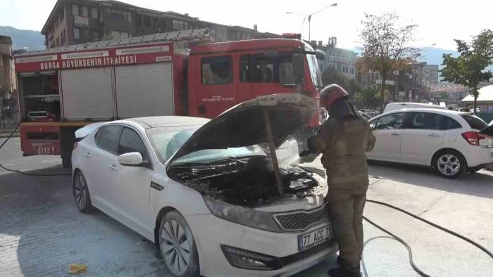 Seyir Halindeki Otomobil Alev Alev Yandı