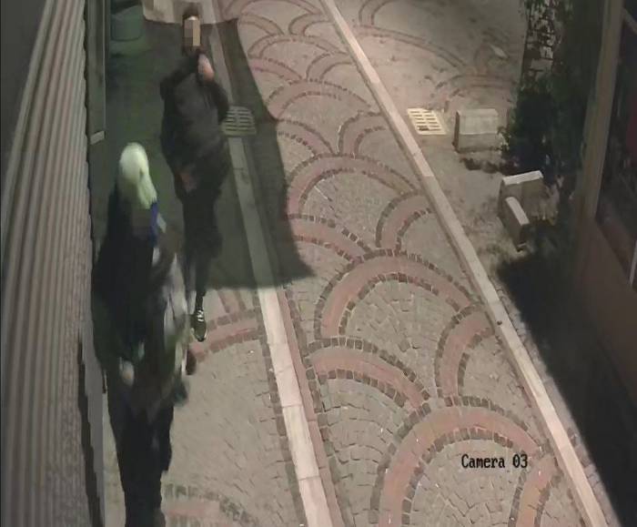 Hırsızlar Girdikleri Dükkanda Pide Yiyip Kola İçtiler, Giysileri Çalıp Kaçtılar