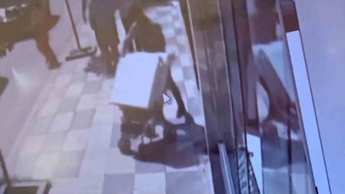 Elazığ’da Pes Dedirten Hırsızlık: Çaldığı Bebek Arabası İle Çaldığı Petekleri Taşıdı
