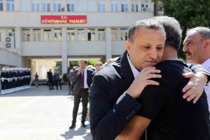 Vali Taşbilek Gümüşhane’den Gözyaşlarıyla Uğurlandı