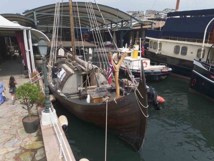 Vikingler Zamanında Kullanılan Yelkenlinin Aynısı İstanbul’da Ziyaretçileriyle Buluşuyor