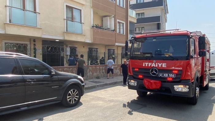 Aynı Saatte İki Farklı Binanın Elektrik Panosunda Yangın Çıktı