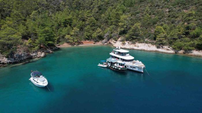 Büyükşehir Atık Alım Tekneleri Günlük 20 Bin Litre Pis Suyun Bertarafını Yapıyor