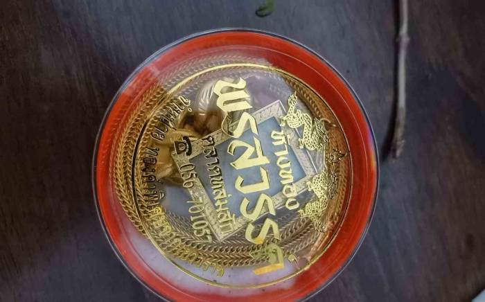 Tayland’da Bulduğu Altınları Polise Götüren Temizlikçiye Belediye Başkanından Ödül