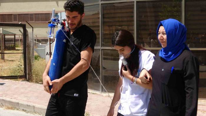 Hastanede Gerçeği Aratmayan Deprem Tatbikatı