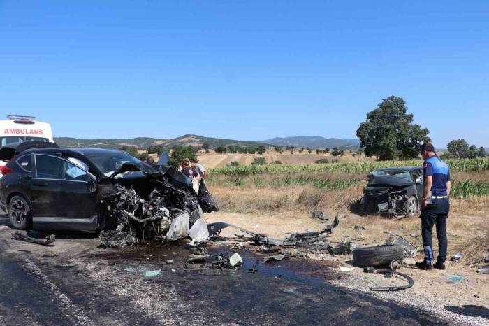 Samsun’da İki Araç Kafa Kafaya Çarpıştı: 6 Yaralı