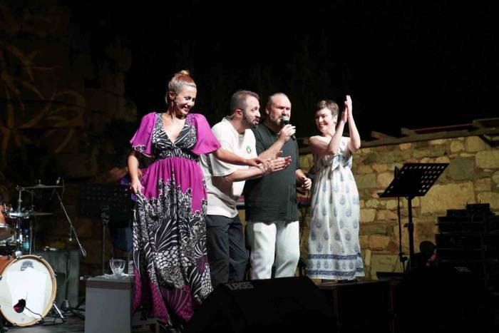 Kaleiçi Hakan Aysev’le Coştu