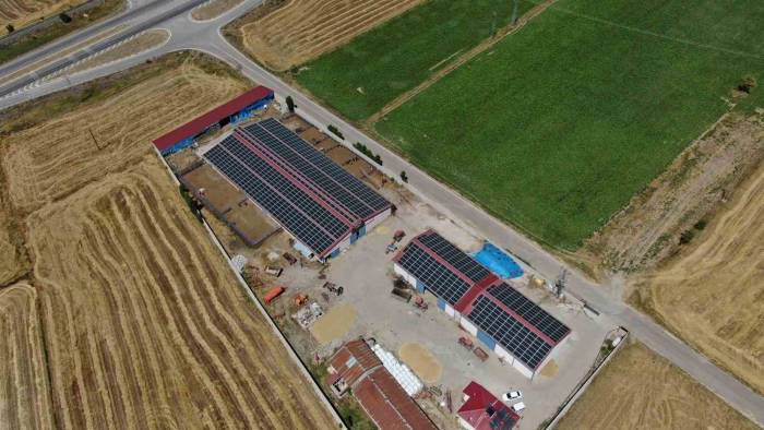 Tükettiği Enerjiden Fazlasını Üretti, Fazla Ürettiği Elektriği Aktaracak Yer Arıyor