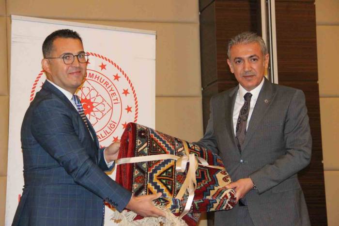 Vali Akkoyun İçin Veda Programı Düzenlendi