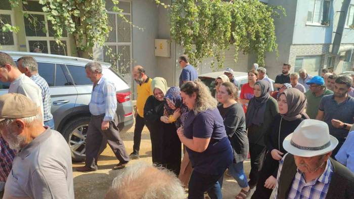 9 Yaşındaki Beril’in Cenazesinde Gözyaşları Sel Oldu