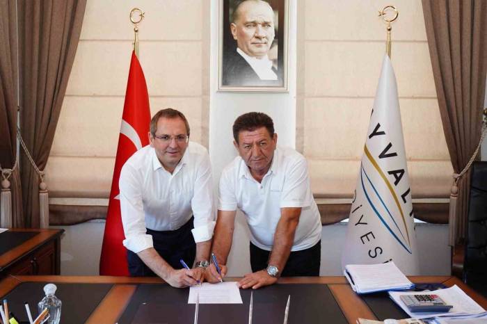 Ayvalık Belediyesi Personelini Enflasyona Ezdirmedi